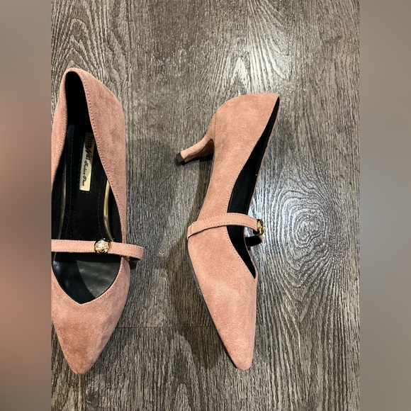 Pump shoes . Heeled shoes . - Picture 7 of 9